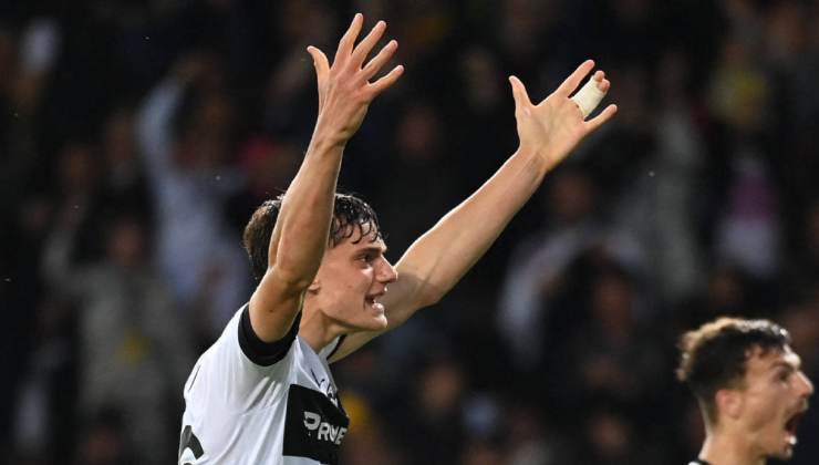 迪马济奥透露利物浦为帕尔马后卫莱昂尼开出3100万欧基础加400万欧浮动报价