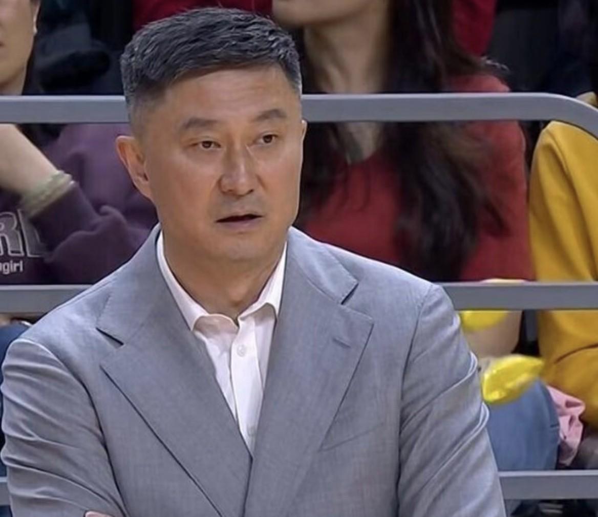 开云体育-媒体人评广东宏远：一个志在夺冠的球队不好好把握休赛期